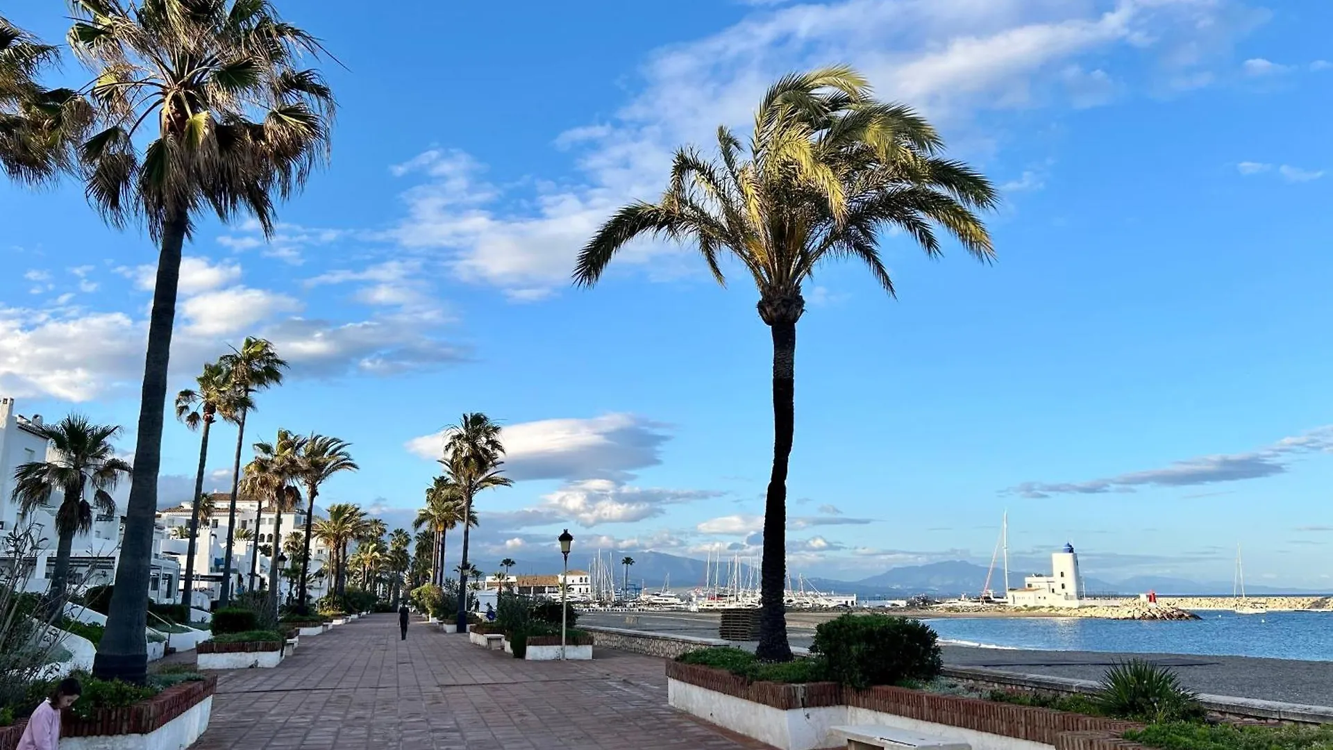 La Duquesa Port & Beach Retreat 212 Манилва Испания