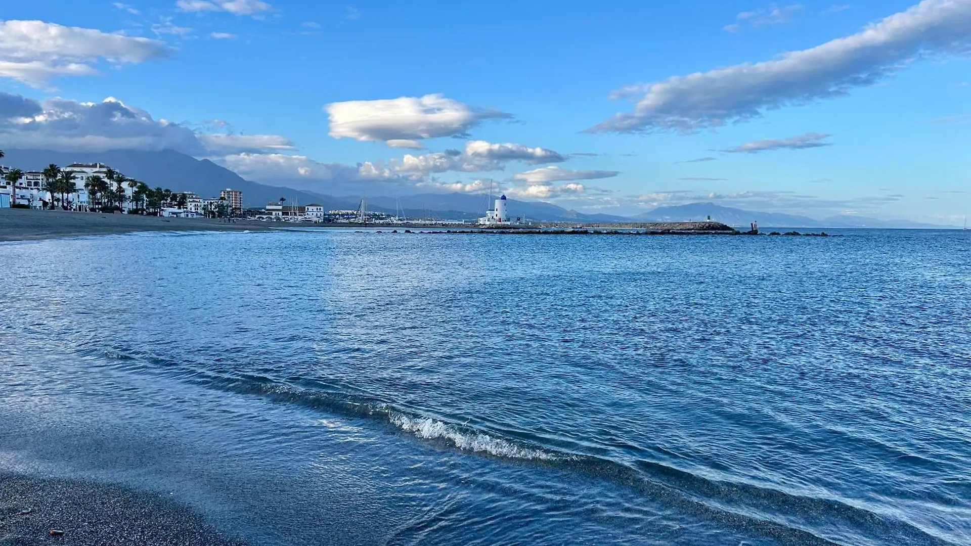 La Duquesa Port & Beach Retreat 212 Манилва Апартаменты